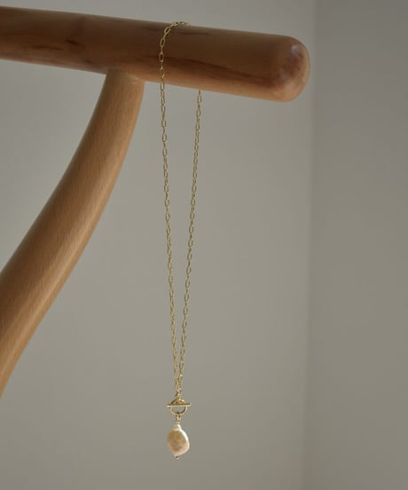 Mantel Chain Pearl Necklace