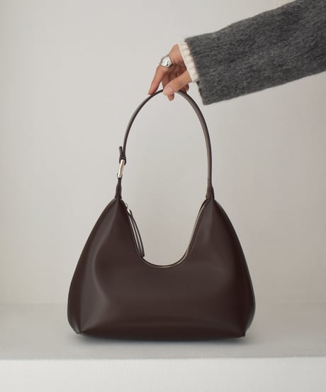 Onehandle Crescent Bag b1910-35
