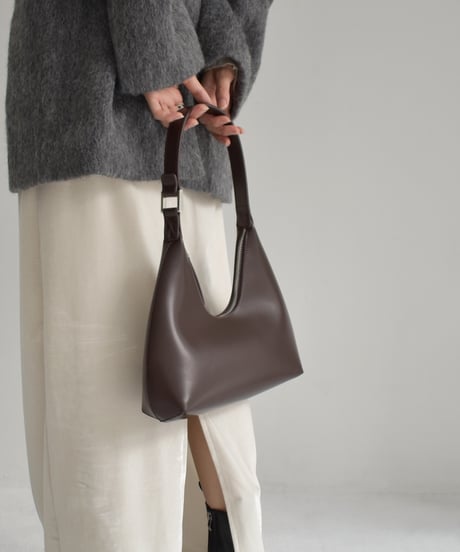 Onehandle Crescent Bag b1910-35