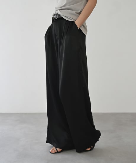 Satin Tuck Pants bo2000-191
