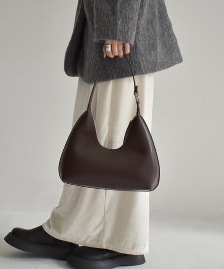 Onehandle Crescent Bag b1910-35