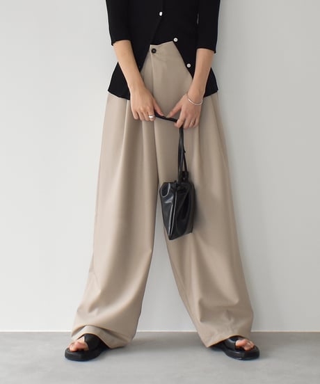 Asymmetry Semiwide Tuck Pants bo2000-136