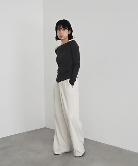 Oneshoulder Gather Drape Cutsew t1911-525