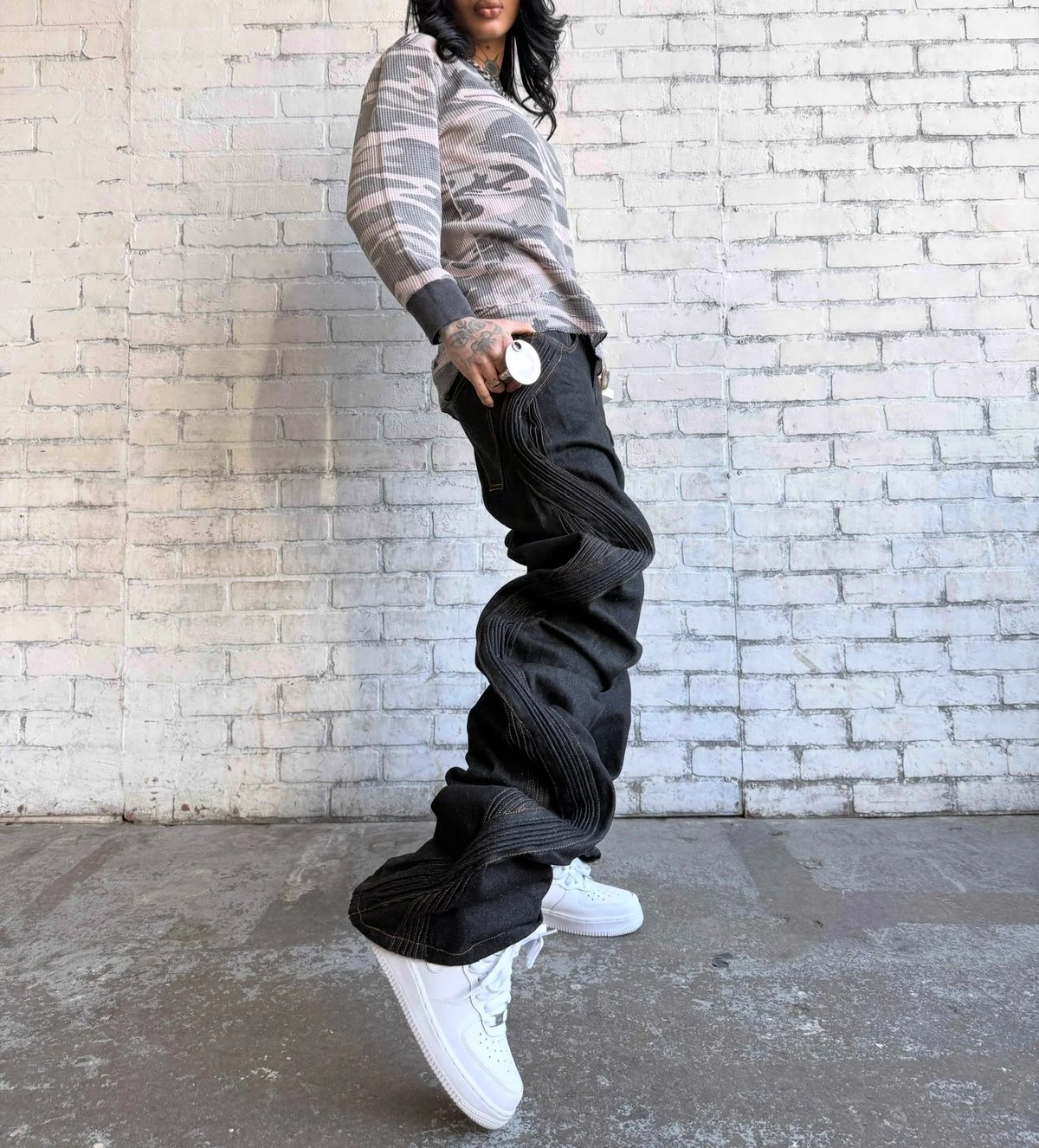 【即完売モデル】　XWORE WAVED DENIM PANTS XWORE NYC(ウォー) 商品ページ - Waved Denim Pants - Gray
