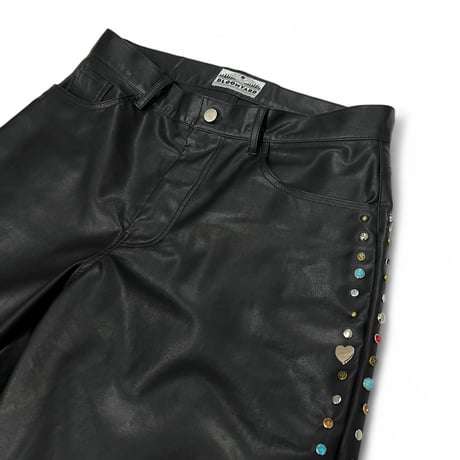 BLOOM YARD / MULTI STUDS V LEATHER SHORTS / BLACK