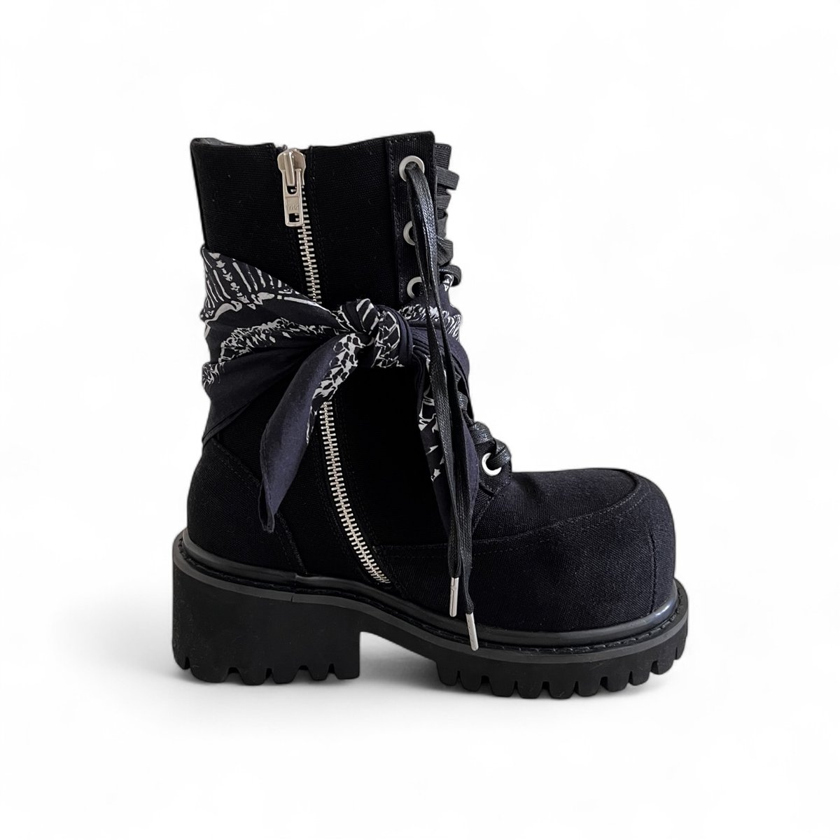 unconscious / Obsidian Recurve Boots | PLUG