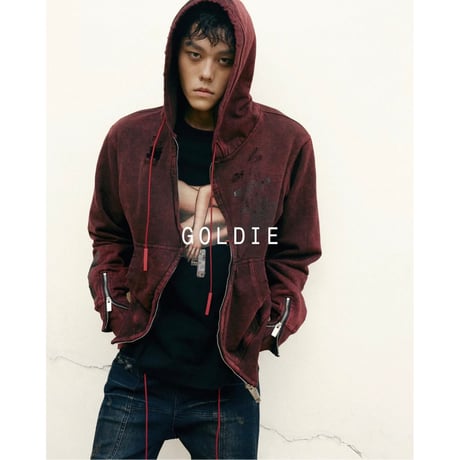 GOLDIE / DISTRESSED GC CURVED ZIP HOODIE / RED