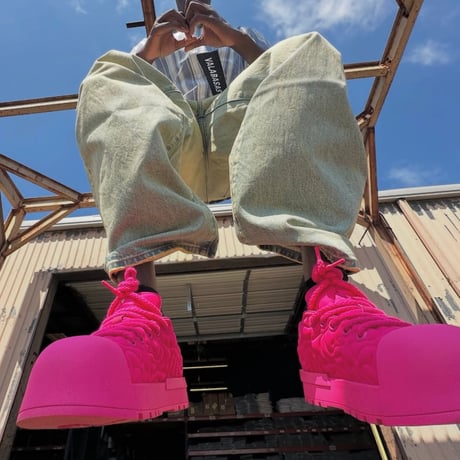 VALABASAS / GOLIATH 300 / MAGENTA