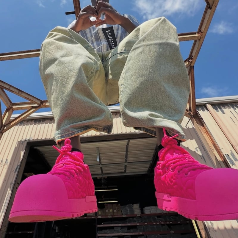 VALABASAS / GOLIATH 300 / MAGENTA | PLUG