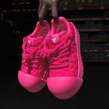 VALABASAS / GOLIATH 300 / MAGENTA