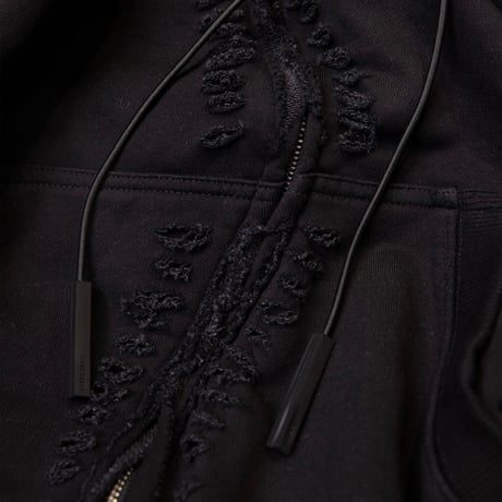 GOLDIE / DISTRESSED GC CURVED ZIP HOODIE / BLACK