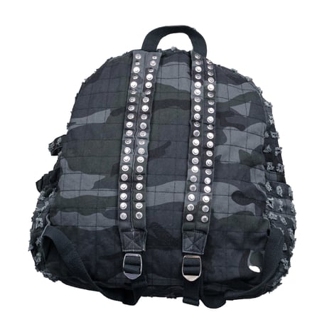 RECKLESS SCHOLARS / CAMMO TRASHED STUDDED BACKPACK / BLACK