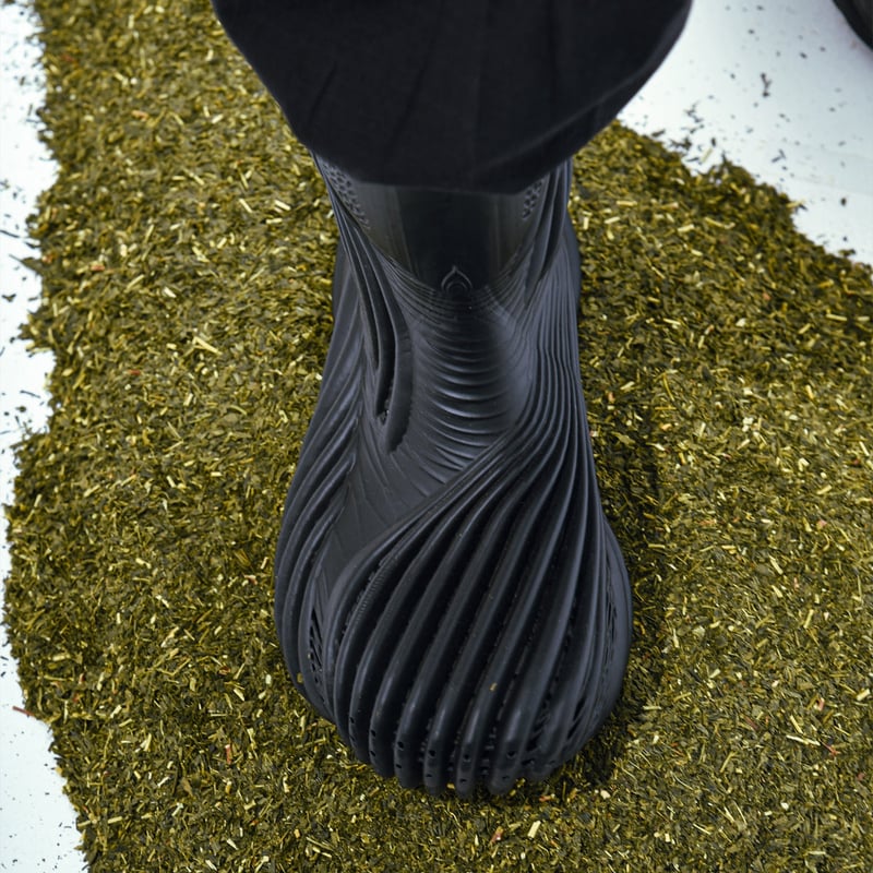 ALIVEFORM / ARMIS HIGH / CHARCOAL | PLUG