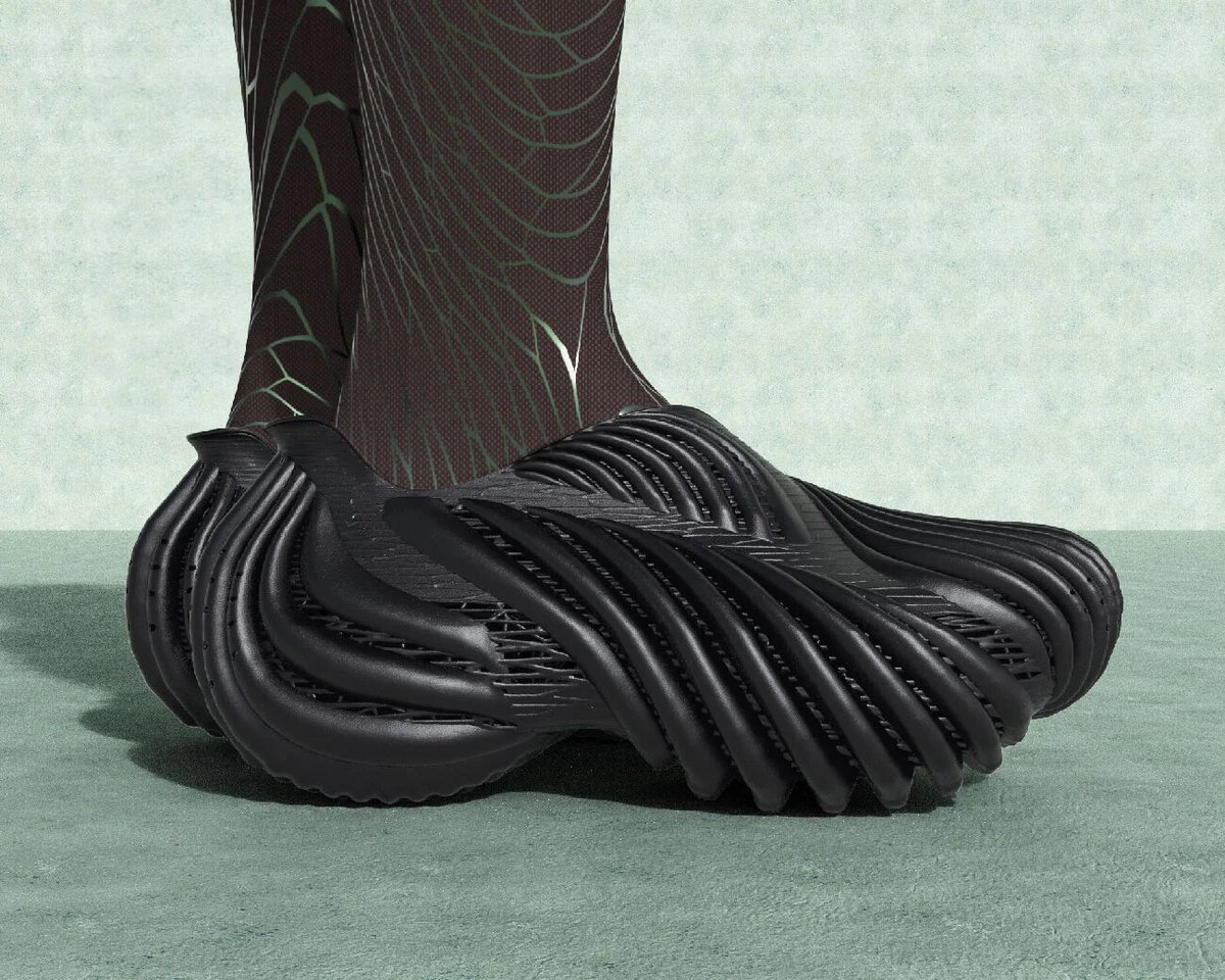 Aliveform ARMIS LOW 41サイズ　シルバー ALIVEFORM ARMIS LOW – A+S