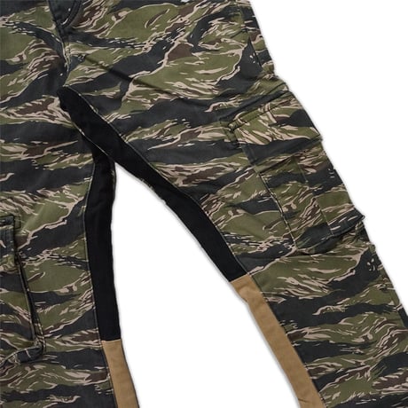 VALABASAS / COMMANDER BLACK YELLOW STACKED FLARE JEAN