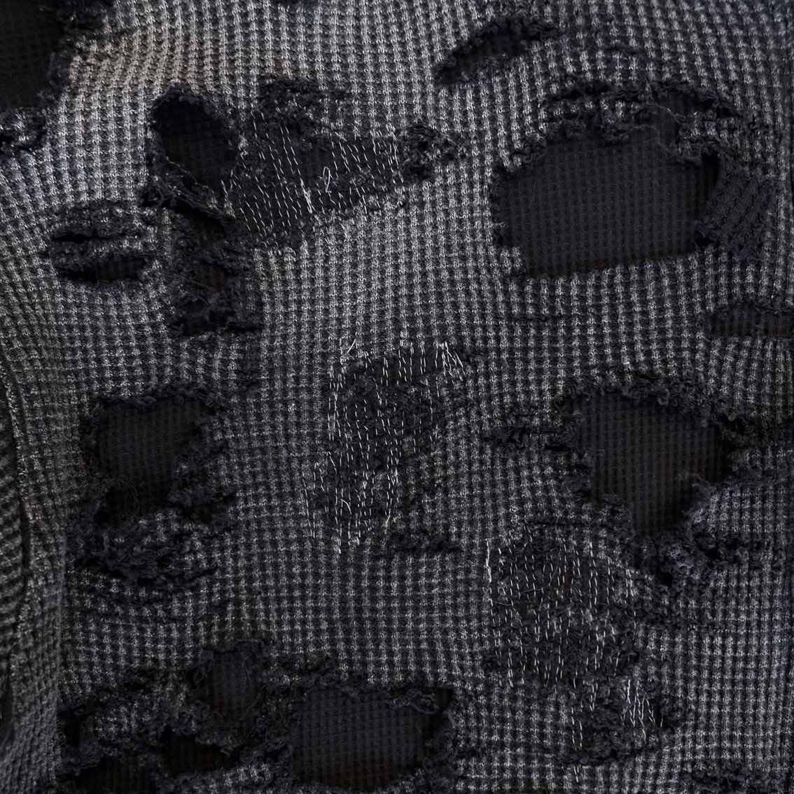 holed topp ／ネイビー ニットホルターネックトップス | ファッション通販サイト NUGU