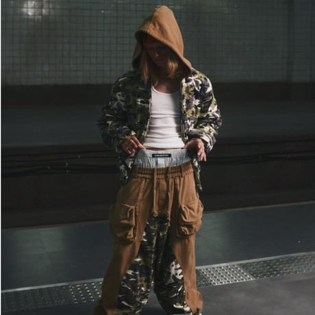 HOUSE NEVER DIES / STAR CAMO BOMBER / CAMO