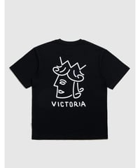 【VICTORIA】CORE QH LOGO TEE (Black)