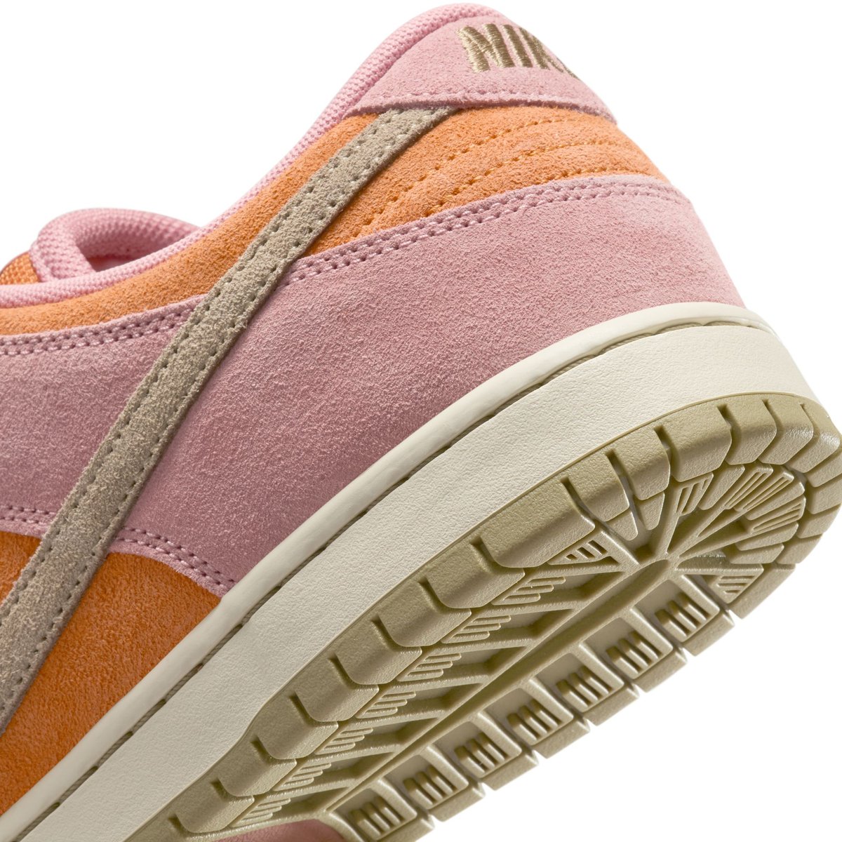 スケートボード NIKE SB DUNK LOW Red Stardust 27cm Nike SB Dunk Low Pro - Red Stardust – Evolve Skate Store