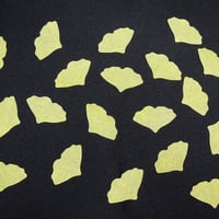 ミツクラの紙吹雪　業務用  　小　イチョウ型　秋のイベント用　 紙製　極薄　ひらひら落下型　長時間滞空　結婚式　歓迎会　送迎会　イベント