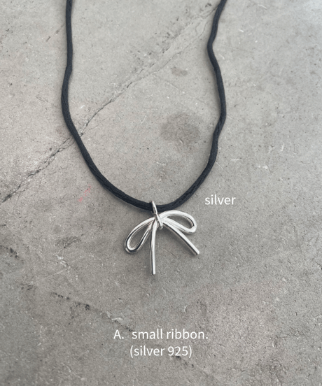 hello, choker necklace.
