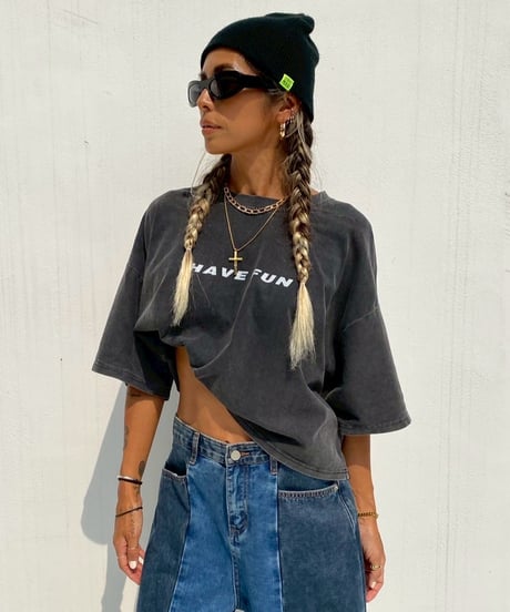 cropped T「HAVE FUN」#635358