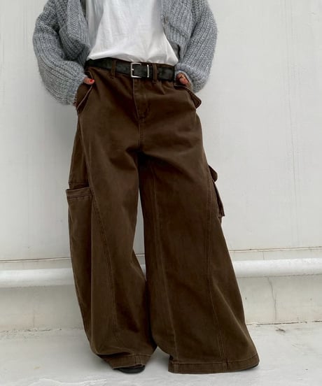 tablet hotel SEGUR wide スウェットカーキ　新品タグ付 CATEGORY パンツ | tablethotel-sūdo