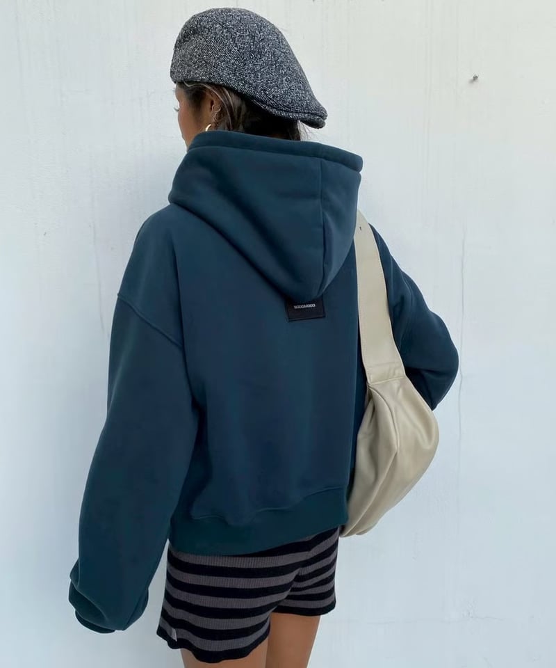 cropped hoodie「basic mood」#3935512（裏起毛） | table