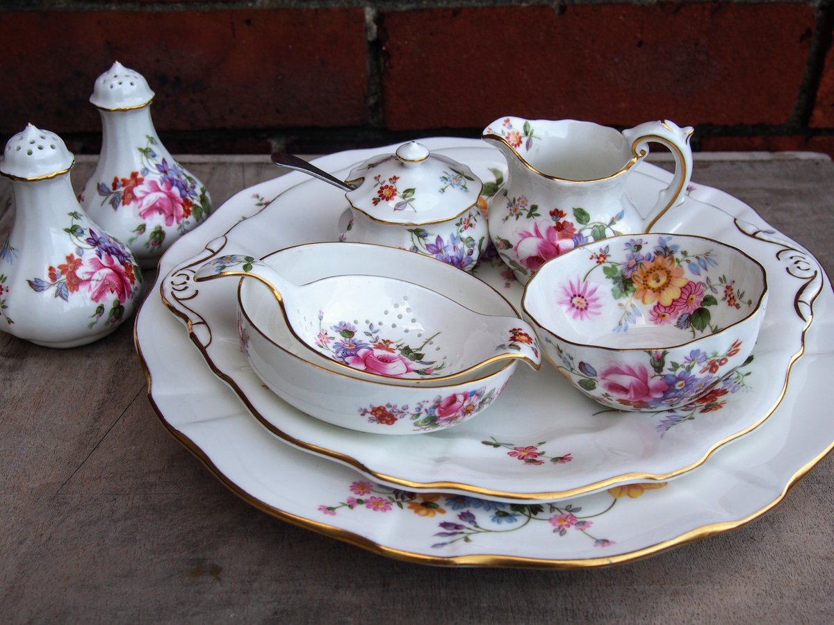 ロイヤルクラウンダービー ポジーエッグカップホルダー