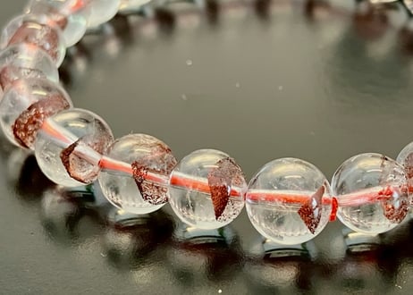 【運気アップ】赤富士ファントム水晶　8㎜玉ブレスレット☆縁起物☆高品質☆一点物