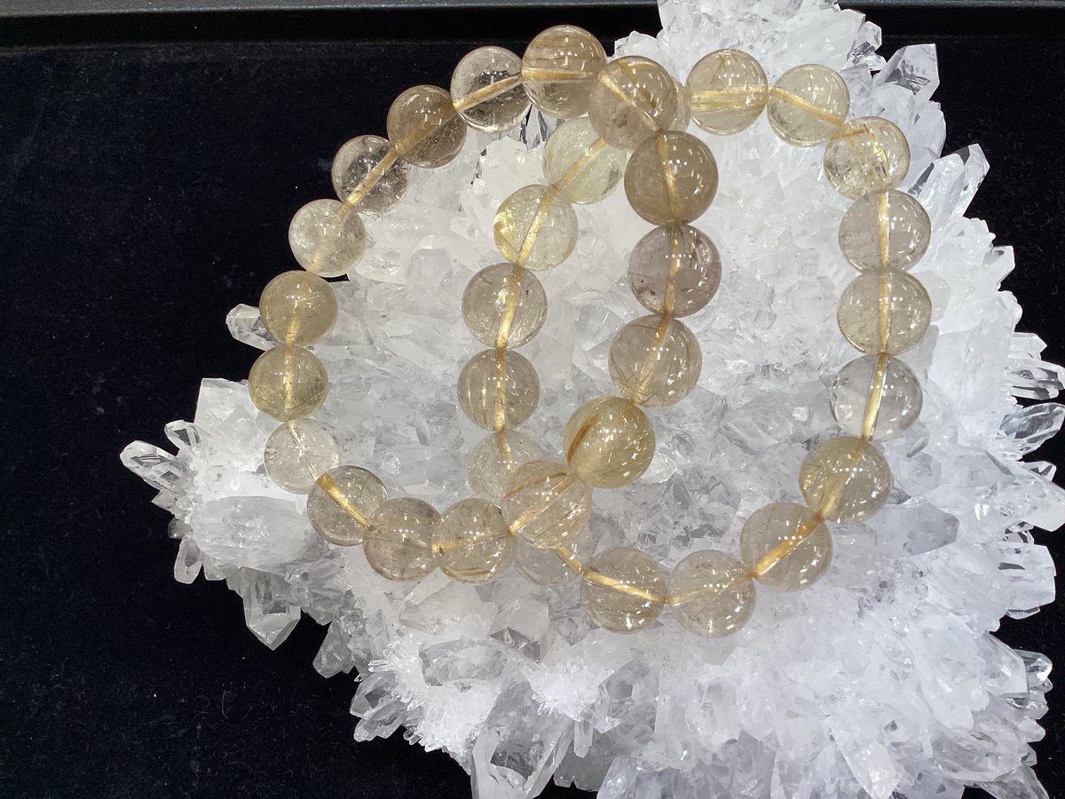 ブラジル産ゴールドルチルクォーツ②AA 12mm玉ブレスレット 手首