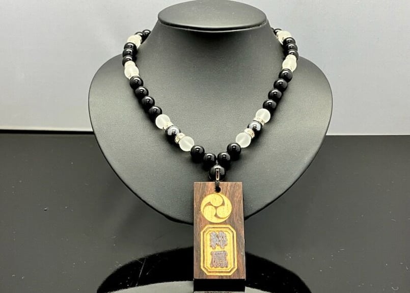 オニキス×フロスト水晶】木札付き数珠ネックレス☆家紋入り木札