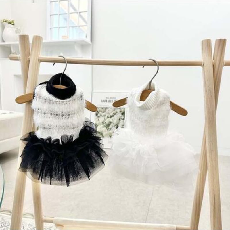 【オーダー】紅いちご×デニムフリルスカートのセットイントレーナー犬服 CATEGORY ワンピース | shubeans_petstyle STORE