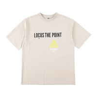 ＜LOCUS＞ THE POINT Tee(Greige)