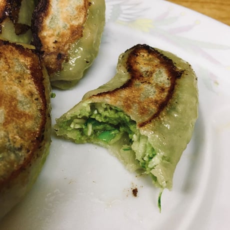 “中華満腹見聞録” 餃子長袖 生成り (長寿)