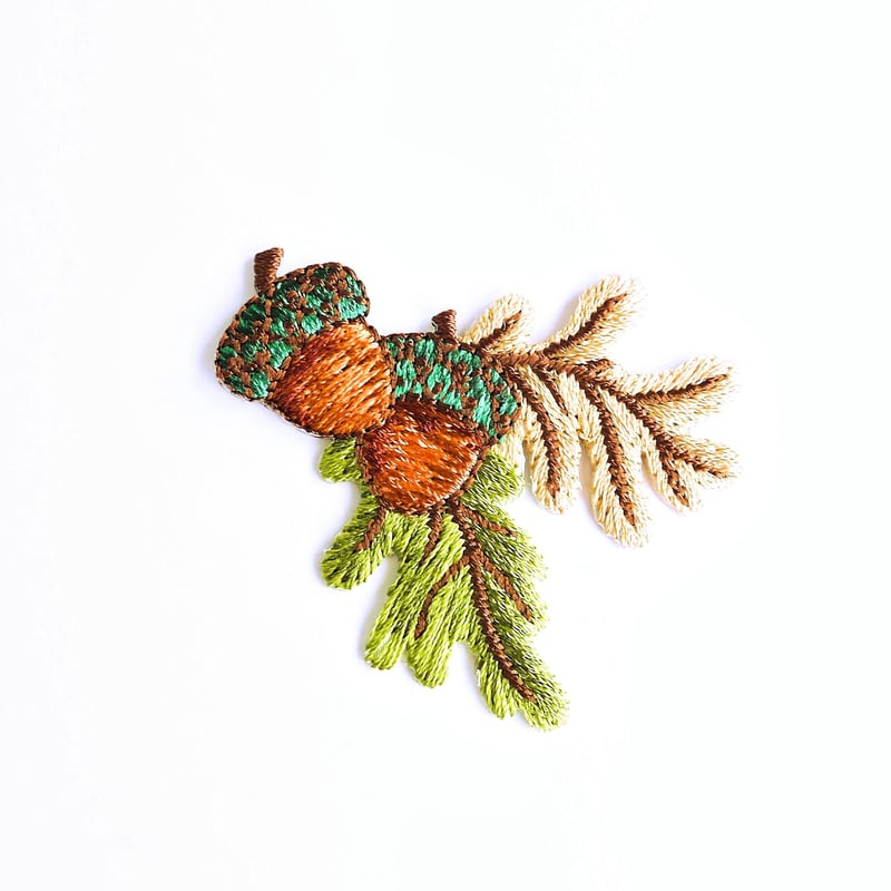 アイロンワッペン【どんぐり 木の実】アメリカ 刺繍 | humming bird
