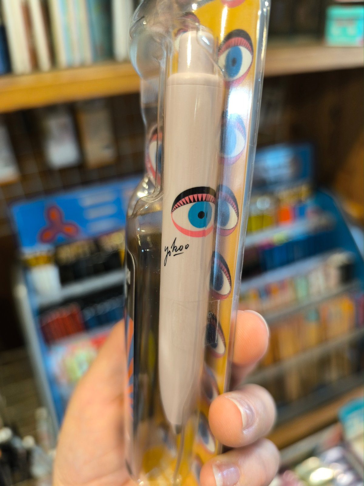 限定品】EYE 横尾忠則 ユニボールワンP チャーム付 0.38ミリ