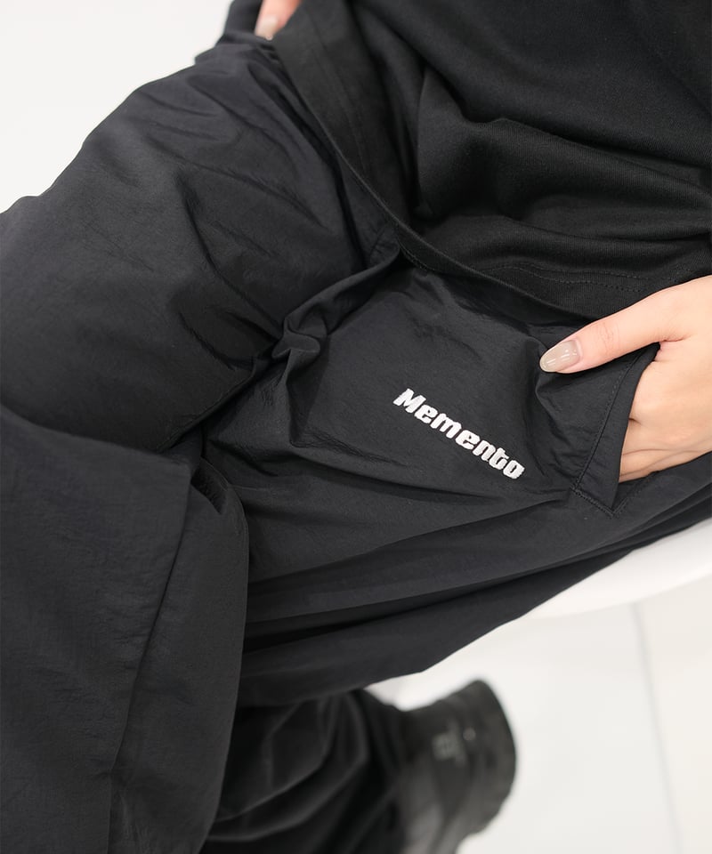 Black】nylon track pants | Memento