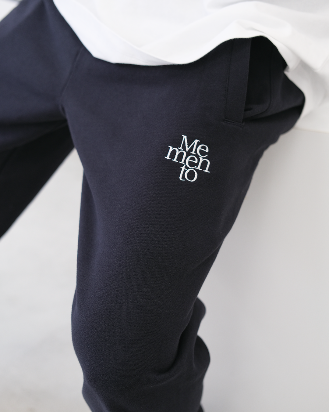 Navy】emblem sweat pants | Memento