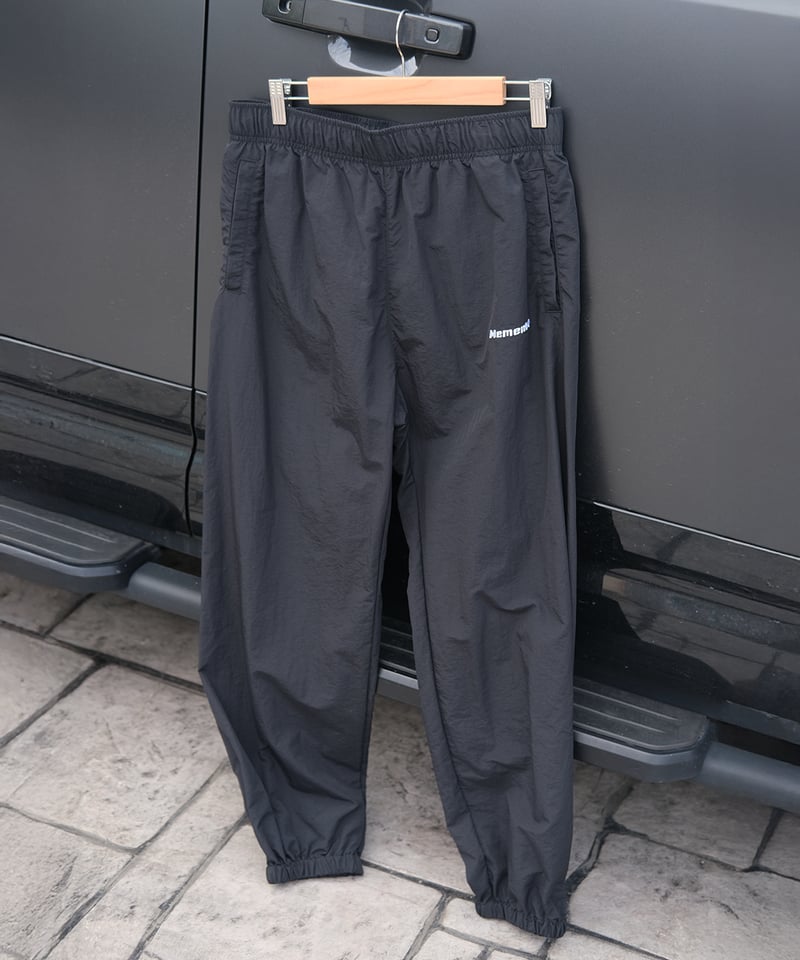 Black】nylon track pants | Memento