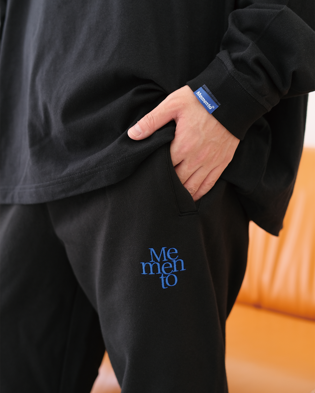 Black】emblem L/S tee | Memento