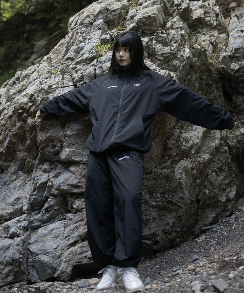 Black】nylon track pants | Memento