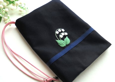 手刺繍  こどもさんびか　歌はともだち　中型聖書　すずらん
