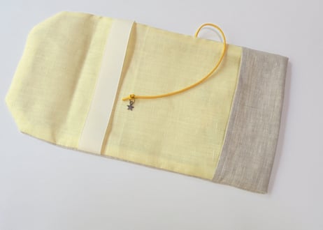 手刺繍  ミモザの花咲く文庫本用ブックカバー