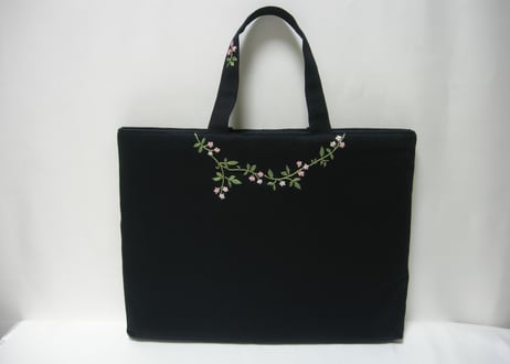 お受験 手刺繍濃紺レッスンバッグ　大人の方にも（パソコンバッグとして）　わすれな草　ピンク