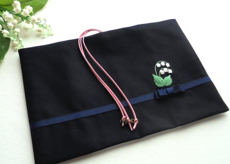 手刺繍  こどもさんびか　歌はともだち　中型聖書　すずらん