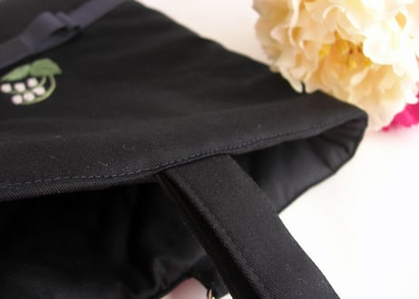 手刺繍 すずらん 濃紺レッスンバッグ・うわばき入れのセット　お受験対応