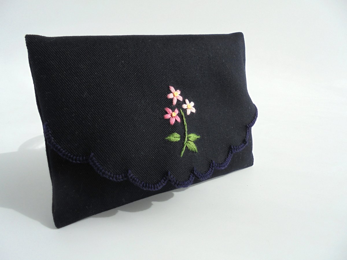 手刺繍ポケットティッシュケース お受験用にも わすれな草 ピンク