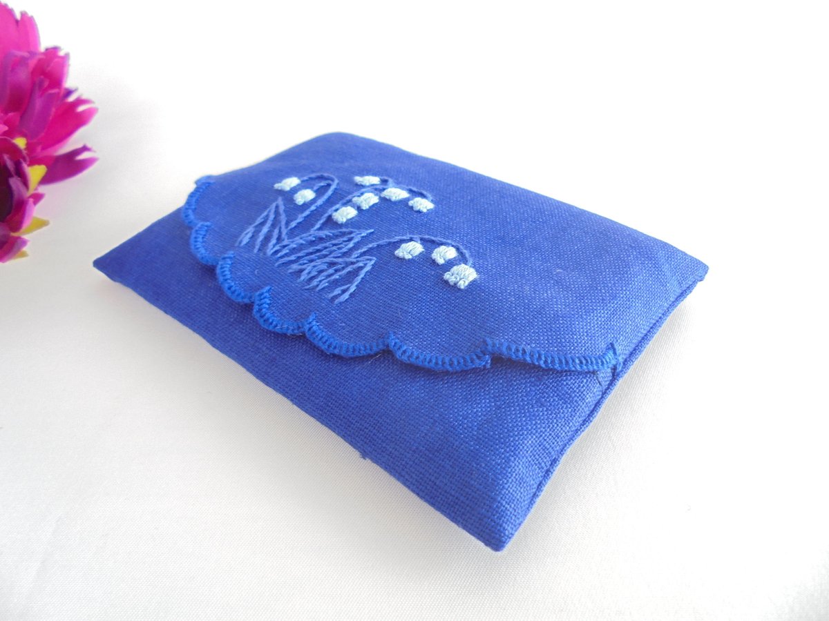 手刺繍 すずらんの ポケットティッシュケース 受験お母さま 就活にも
