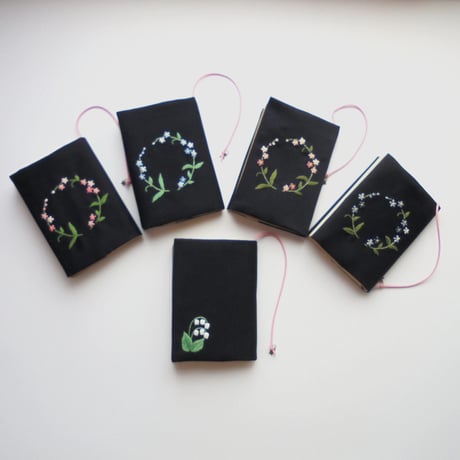 usagi3　聖書カバー　讃美歌カバー　こどもさんびかカバー　濃紺　男の子 手刺繍 聖書カバー 讃美歌カバー こどもさんびか 文庫本 濃紺